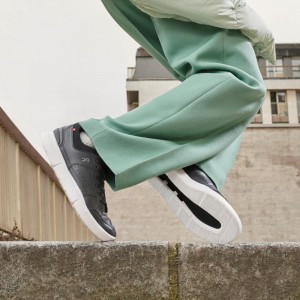 Adidasi Tenis On THE ROGER Clubhouse Dama Negrii Albi | 053782-HEZ